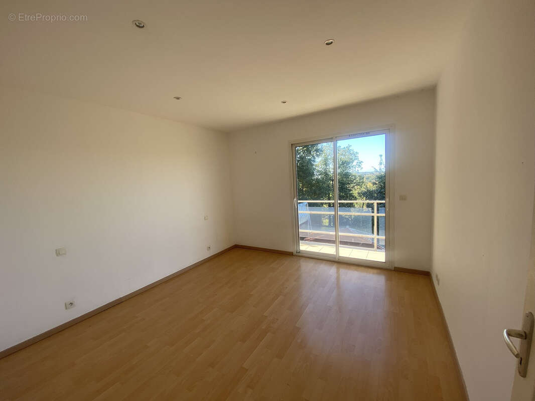 Maison à LACROIX-FALGARDE