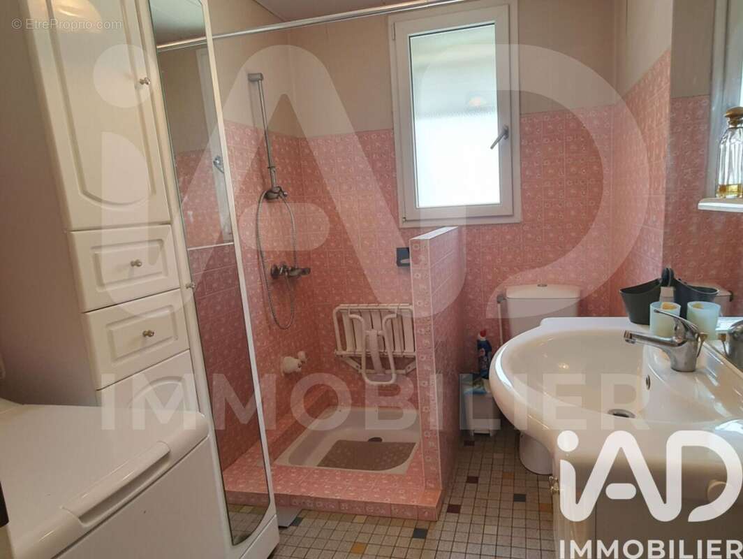 Maison 97 m² à Saint-Laurent-De-Ceris  - photo 8