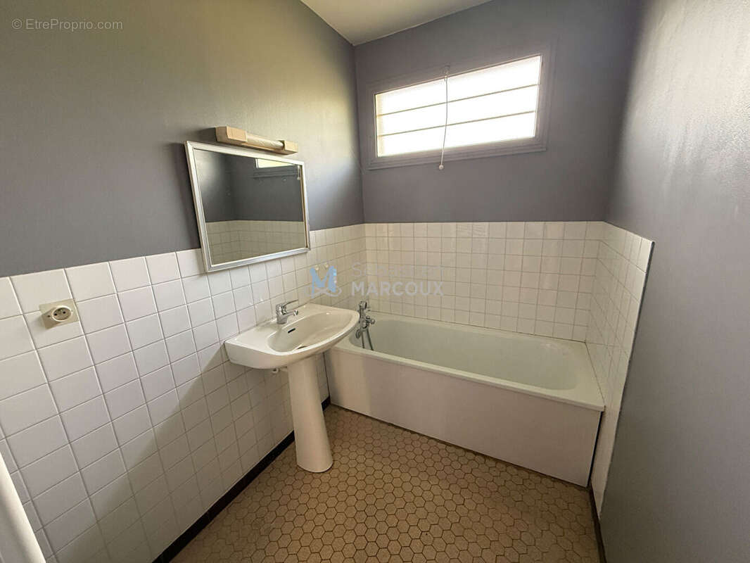 Maison à SAINT-SIXTE