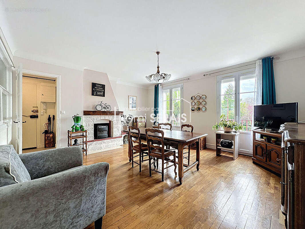 Appartement à CONDE-SUR-NOIREAU