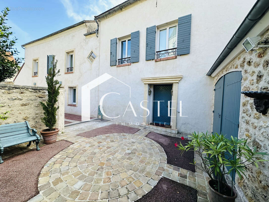 Maison à LES ALLUETS-LE-ROI