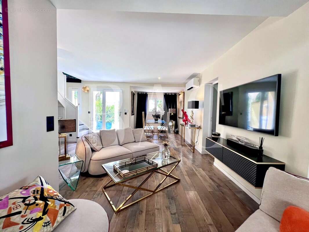 Charmante maison rénovée avec jardin, terrasse et piscine en résidence – Cannes La Bocca - photo 7