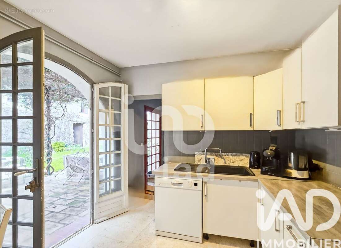 Maison 206 m² à Bernis  - photo 7