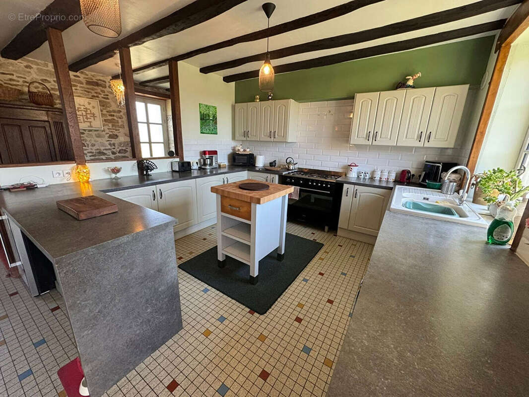 HAUTE VIENNE -  Superbe ferme en pierre entièrement rénovée ? grandes granges et 1,5 hectare de terrain - photo 12