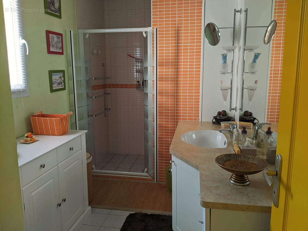 AUPS, superbe villa sur 2510 m 2 de terrain au calme. - photo 17