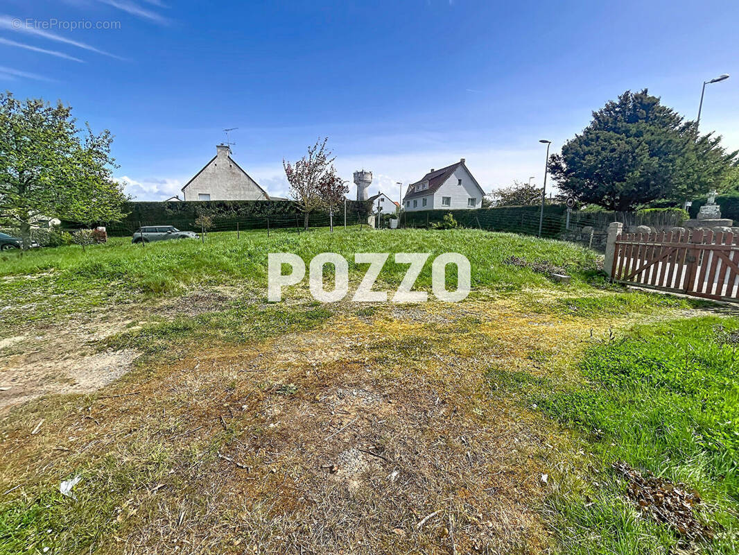 Terrain à SAINT-PAIR-SUR-MER