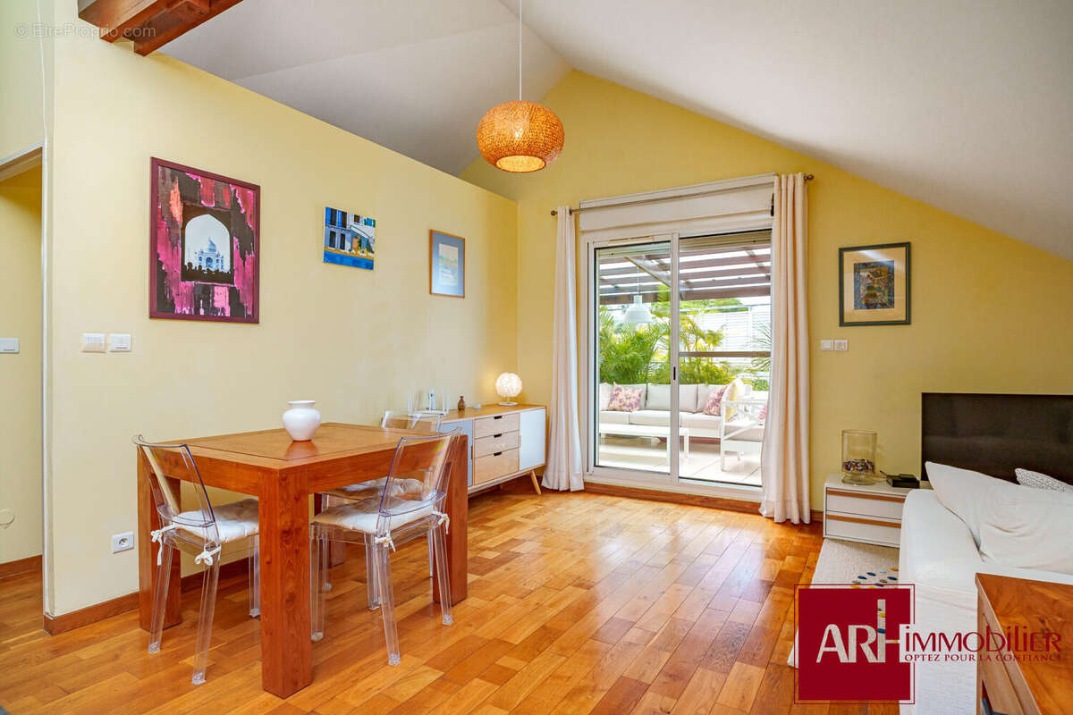 Appartement 56 m² à Saint-Paul  - photo 3