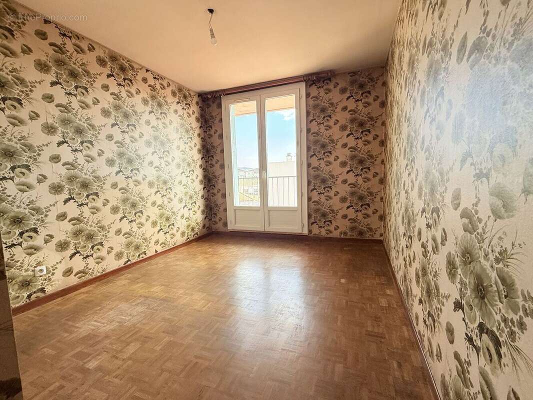 Appartement 67 m² à Marignane  - photo 6