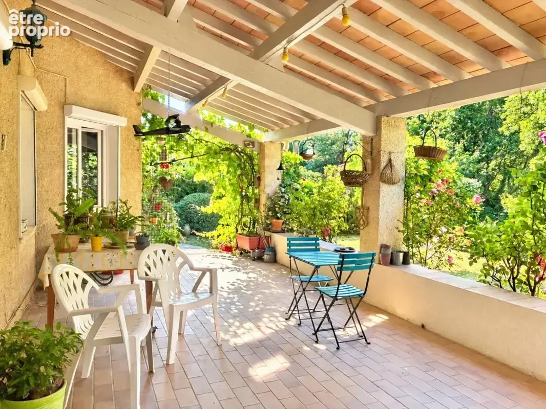 Maison Achat Vinon-sur-Verdon (83560) — 115 m², 4 Chambres, Jardin 1 323 m² - photo 2