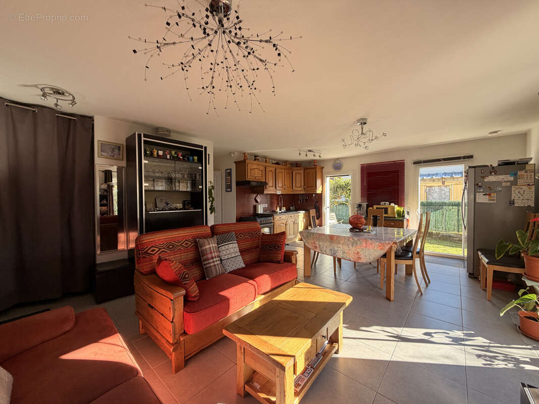 Maison à GILLY-SUR-ISERE