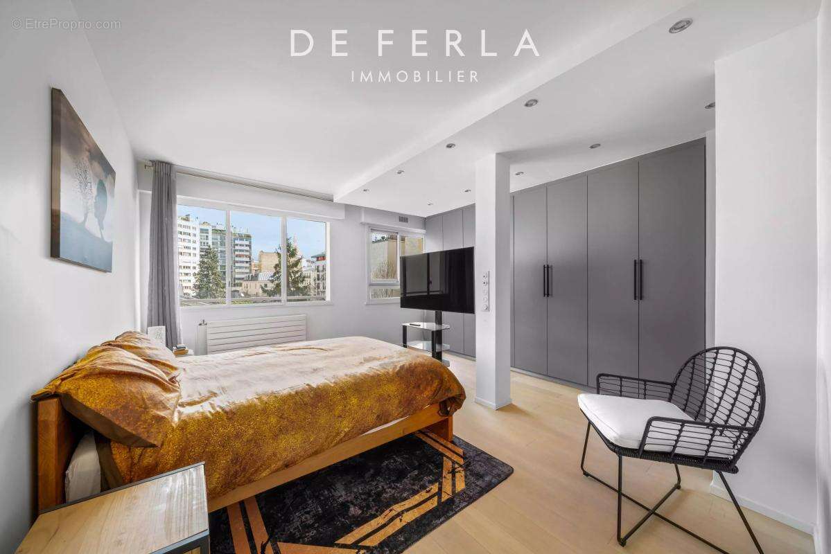 Appartement à PARIS-14E