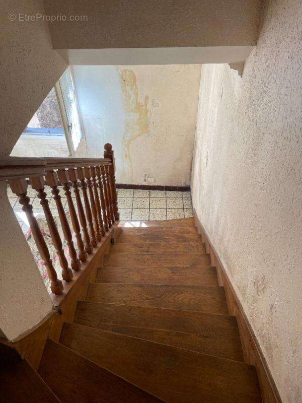 Maison à ENTRAYGUES-SUR-TRUYERE