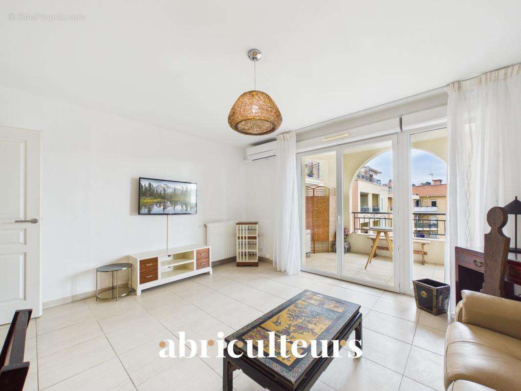 Appartement à CAGNES-SUR-MER