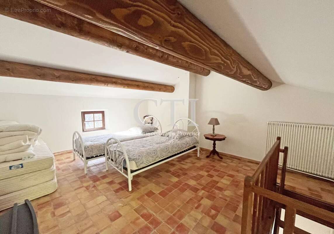 Maison à MONTBRUN-LES-BAINS