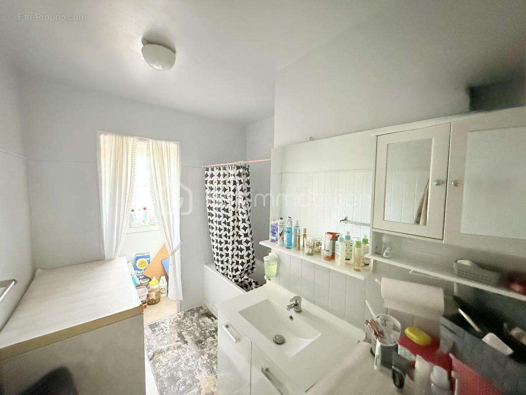 Appartement à SAINT-JEAN-DE-LA-RUELLE