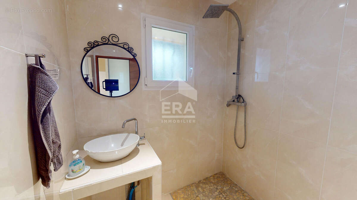 Maison à SAINT-MAURICE-DE-GOURDANS