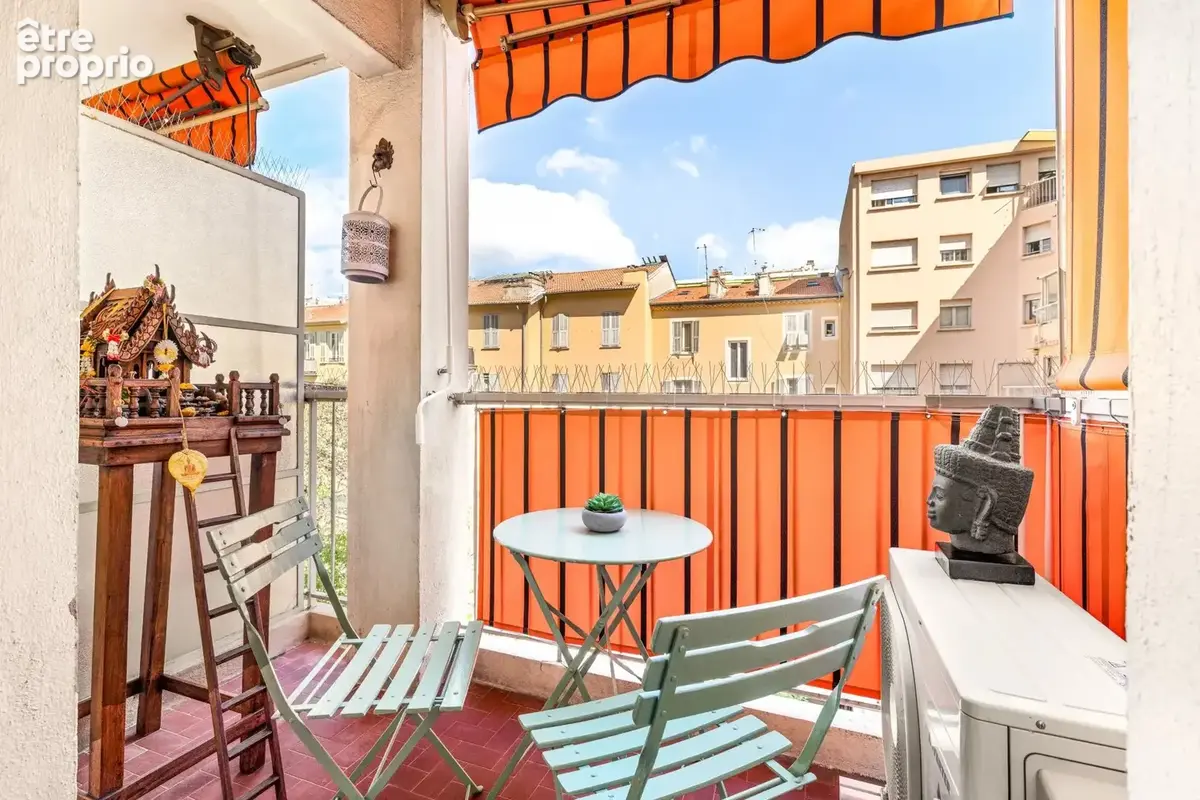 Exclusivité – nice – port – arson – résidence « l'impératrice » – 4 pièces traversant de 88 m² – entièrement rénové – vues dégag - photo 9