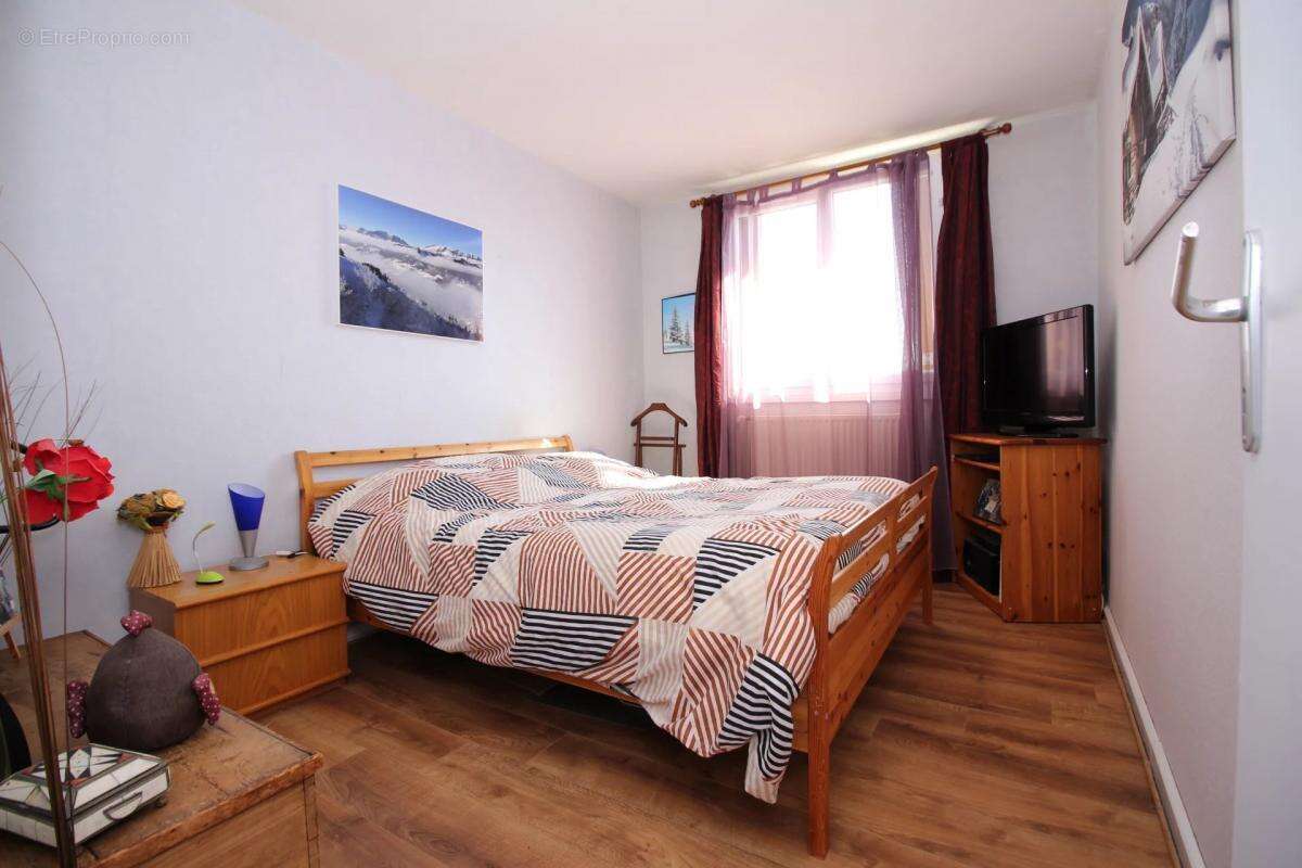 Appartement à NEAUPHLE-LE-CHATEAU