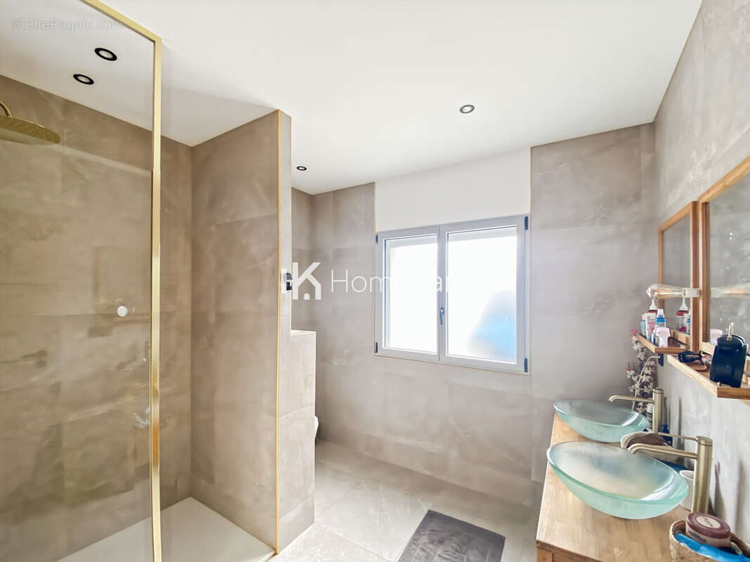 Maison 145 m² à Merignac  - photo 9