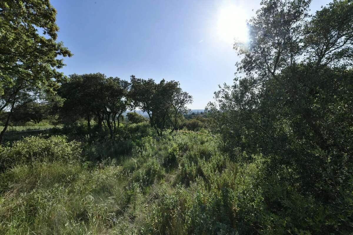 Terrain à UZES
