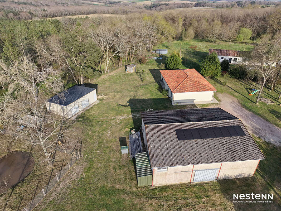 Maison à SAINTE-MAURE-DE-PEYRIAC