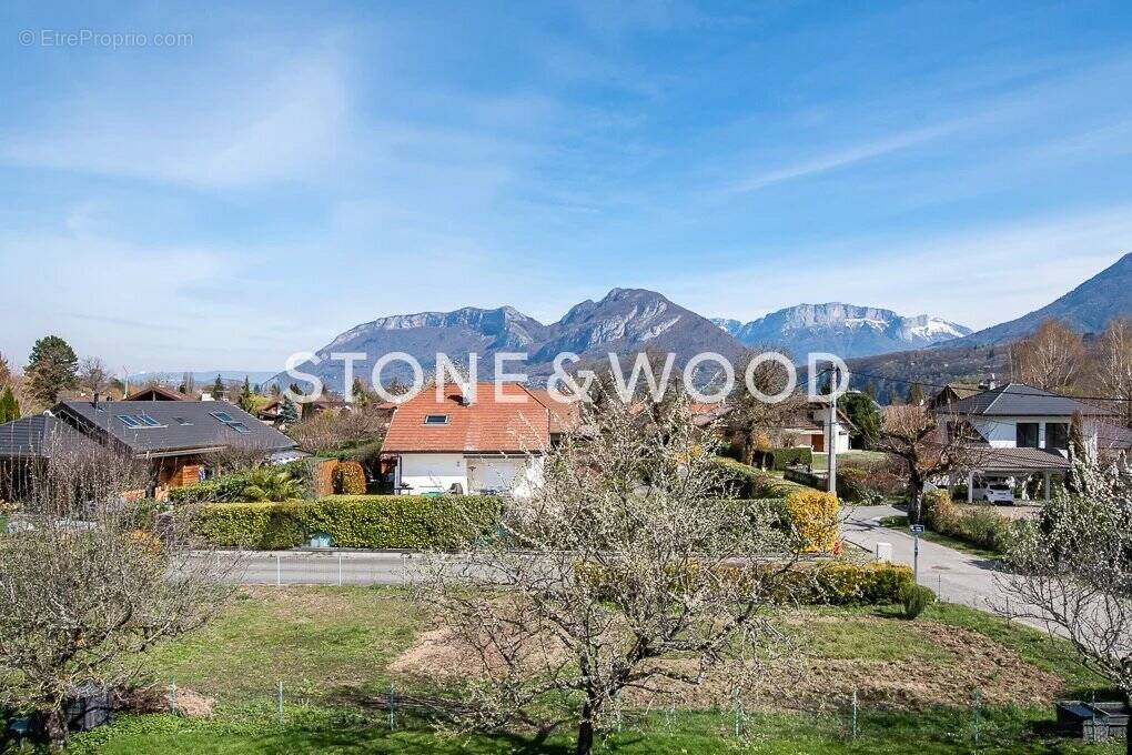 Terrain à SAINT-JORIOZ