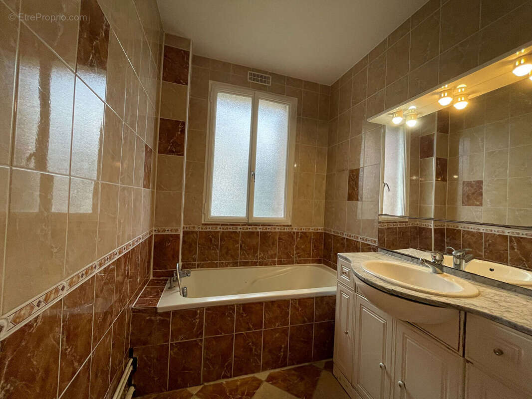 Appartement à EPINAY-SUR-SEINE