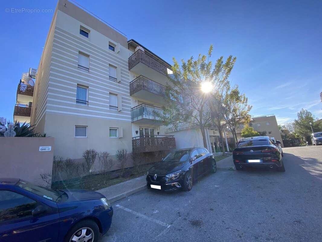 Appartement à CARROS