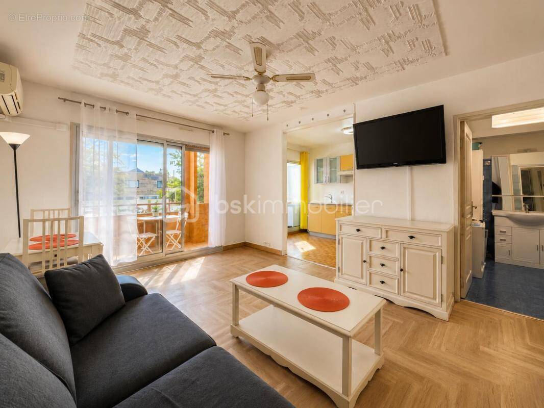 Appartement à MANDELIEU-LA-NAPOULE