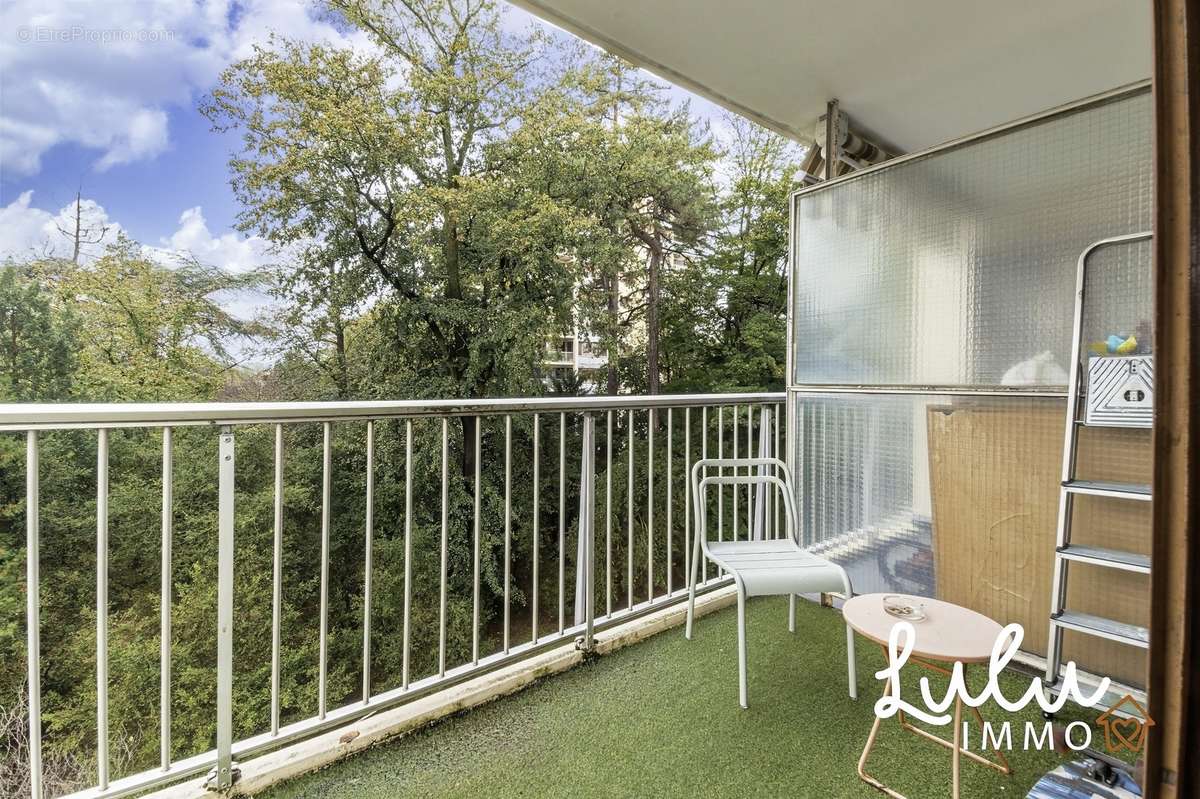 T5 135m2 avec balcons et place de stationnement – ECULLY - photo 15