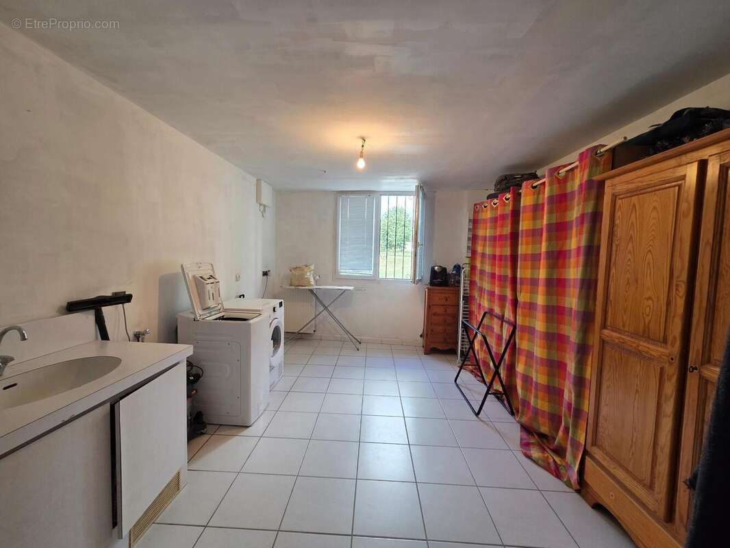 Maison 280 m² à Campugnan  - photo 8
