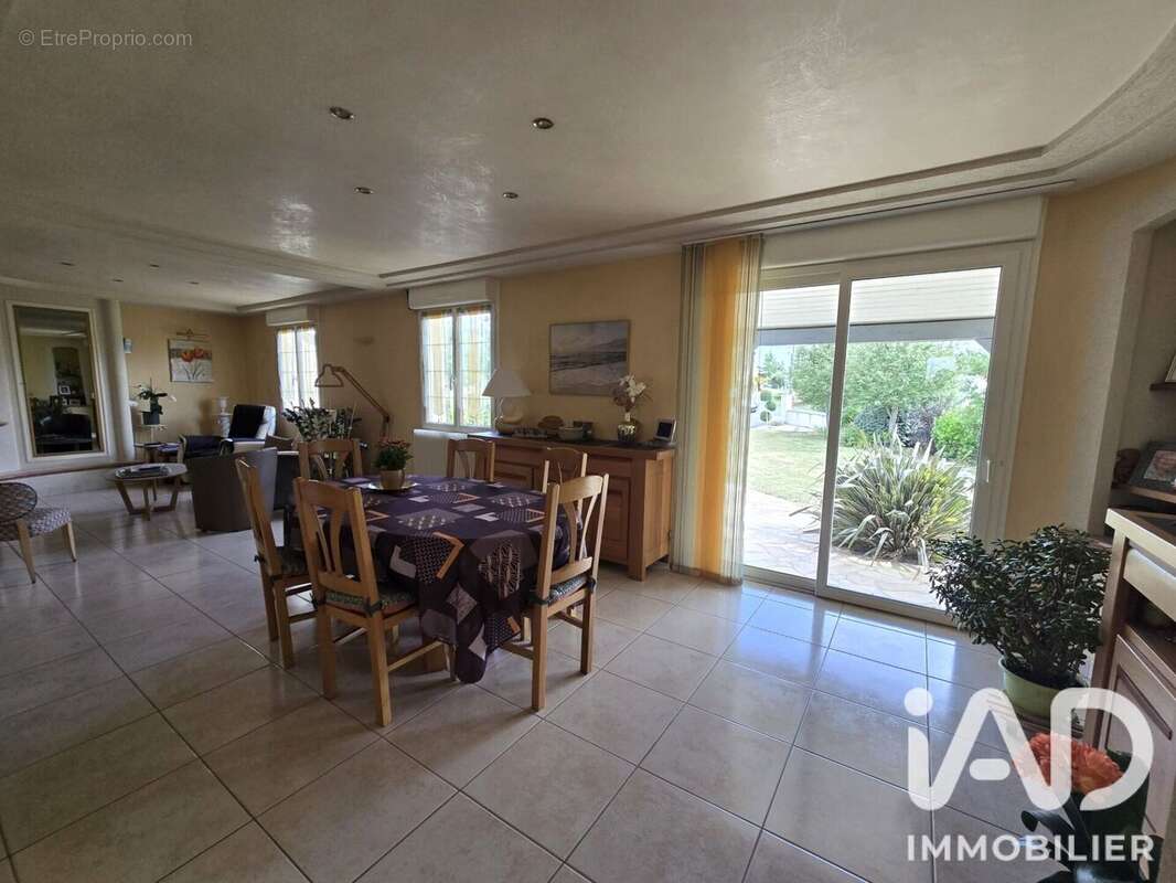 Maison 149 m² à Chalonnes-Sur-Loire  - photo 7