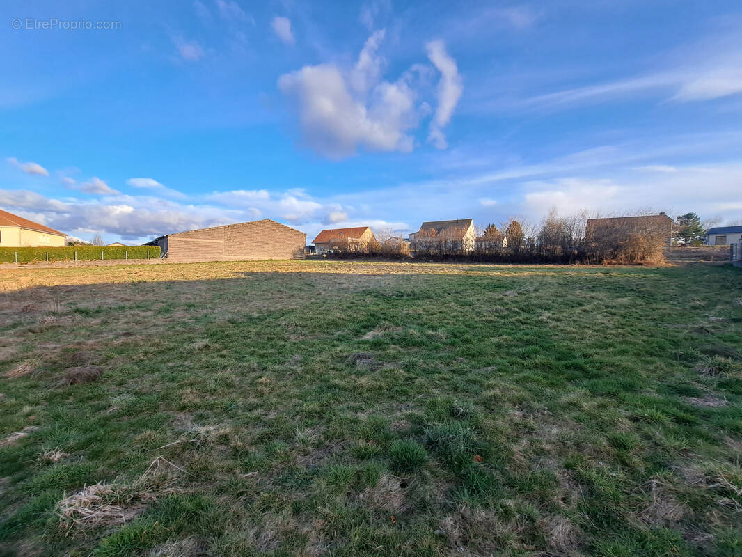 Terrain à PULVERIERES