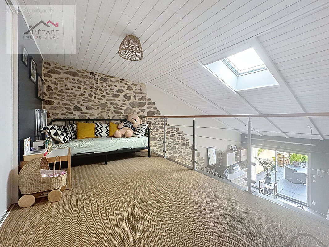 Maison à BEAULIEU-SOUS-LA-ROCHE