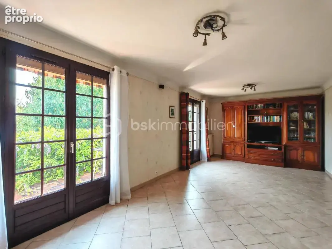 Maison familiale avec sous sol total et garage - photo 3