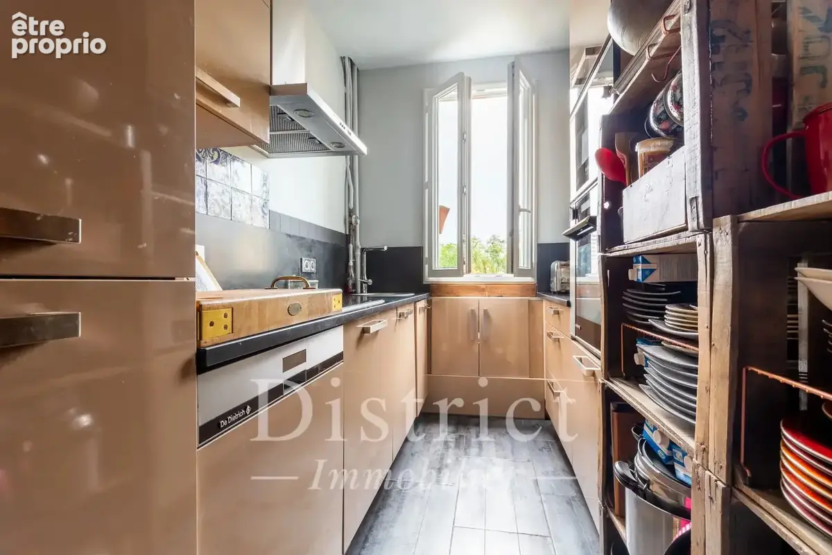 Rue Desnouettes. Superbe appartement 65 m². Vue dégagée et balcon. - photo 6