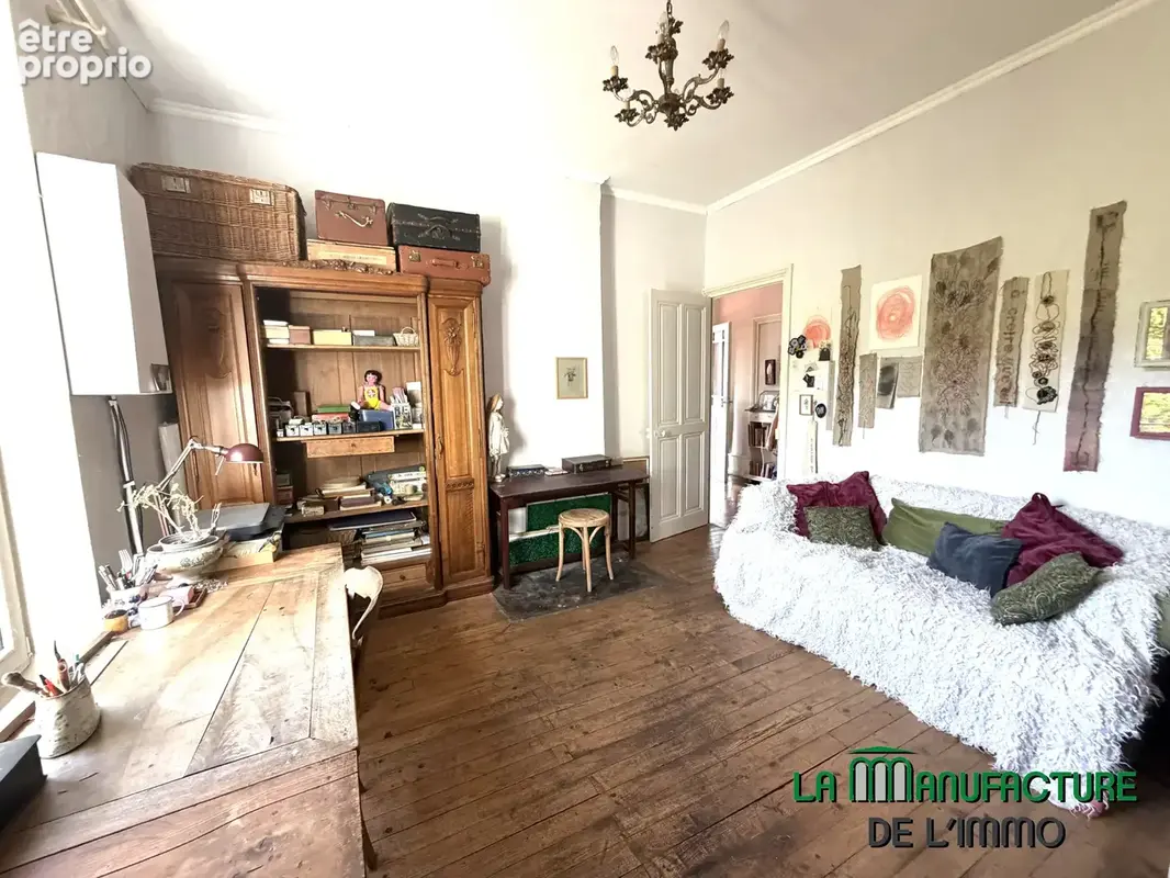 Maison bourgeoise de 1906 - 297.93 m2 habitables - parcelle de terrain de 2480 m2- secteur Cotatay / La Poura - photo 10