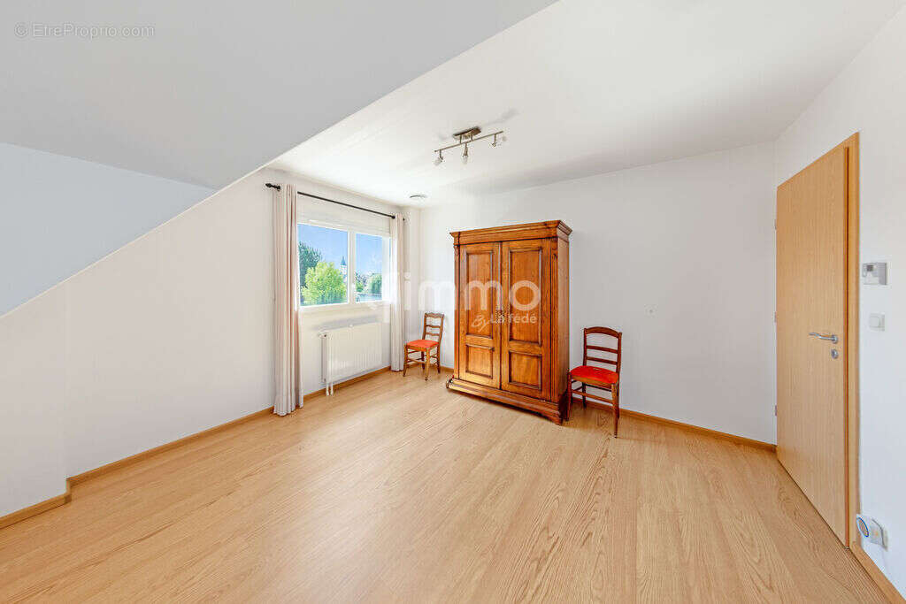 Villa avec piscine, parc paysager et prestations premium. Kembs - photo 16