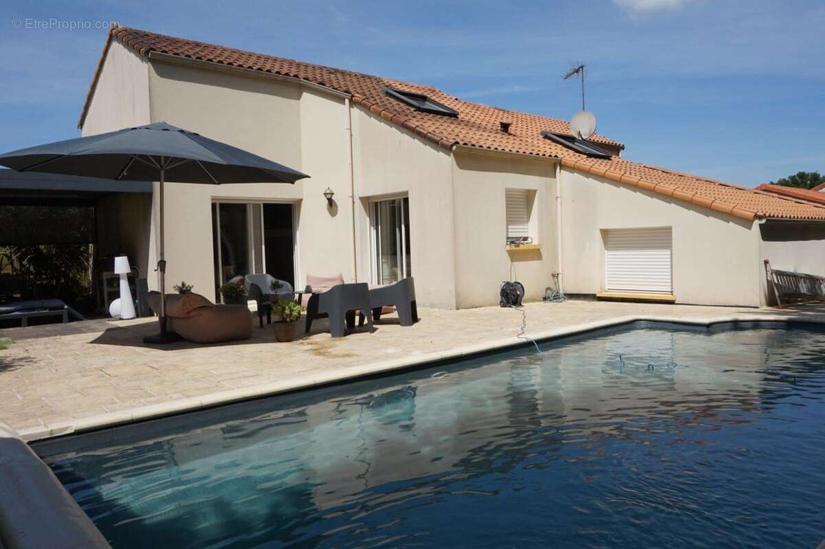 Maison à MORTAGNE-SUR-SEVRE