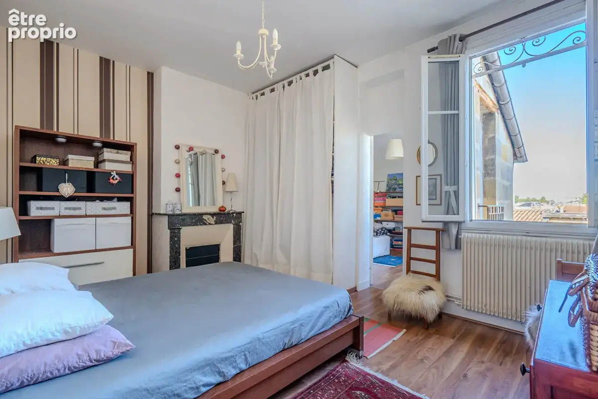 Bordeaux Chartrons - Appartement T4 de 85.14 m² au dernier étage dans un immeuble pierre - photo 10