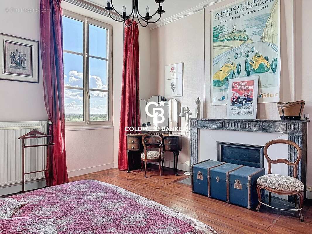 Maison à TONNAY-CHARENTE