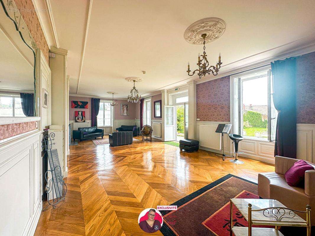Hôtel particulier 23 pièces 868 m2 sur parcelle 3000 m² et dépendances - photo 6