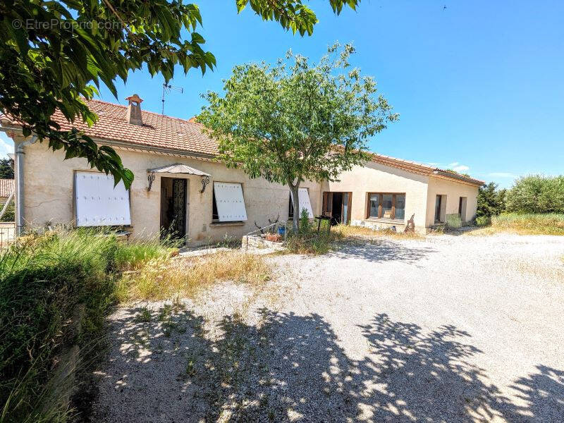 Maison à MONTMIRAT
