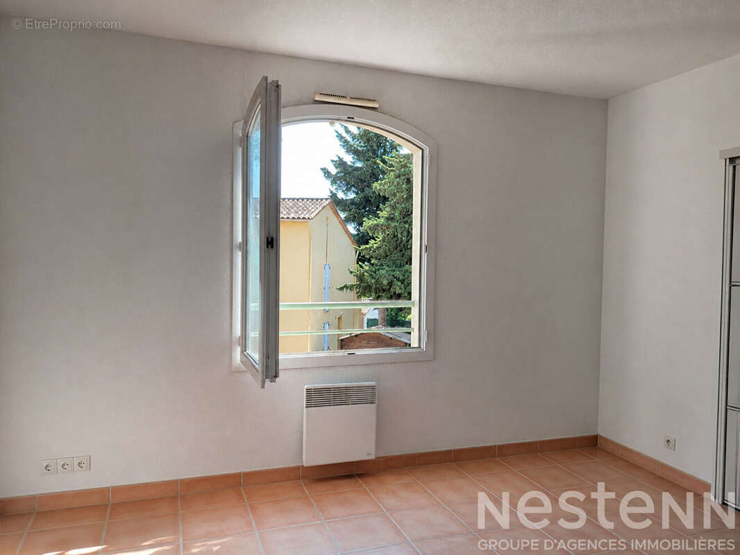 Exclusivité à Bormes-les-Mimosas : Superbe appartement 2 pièces avec terrasse et garage - photo 9