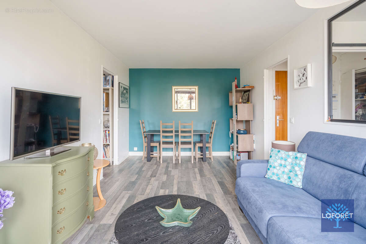 Appartement à LES PAVILLONS-SOUS-BOIS