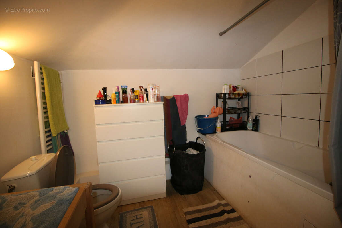 Hasparren - Appartement T4 en dernier étage avec jardin de 77m2 - photo 4