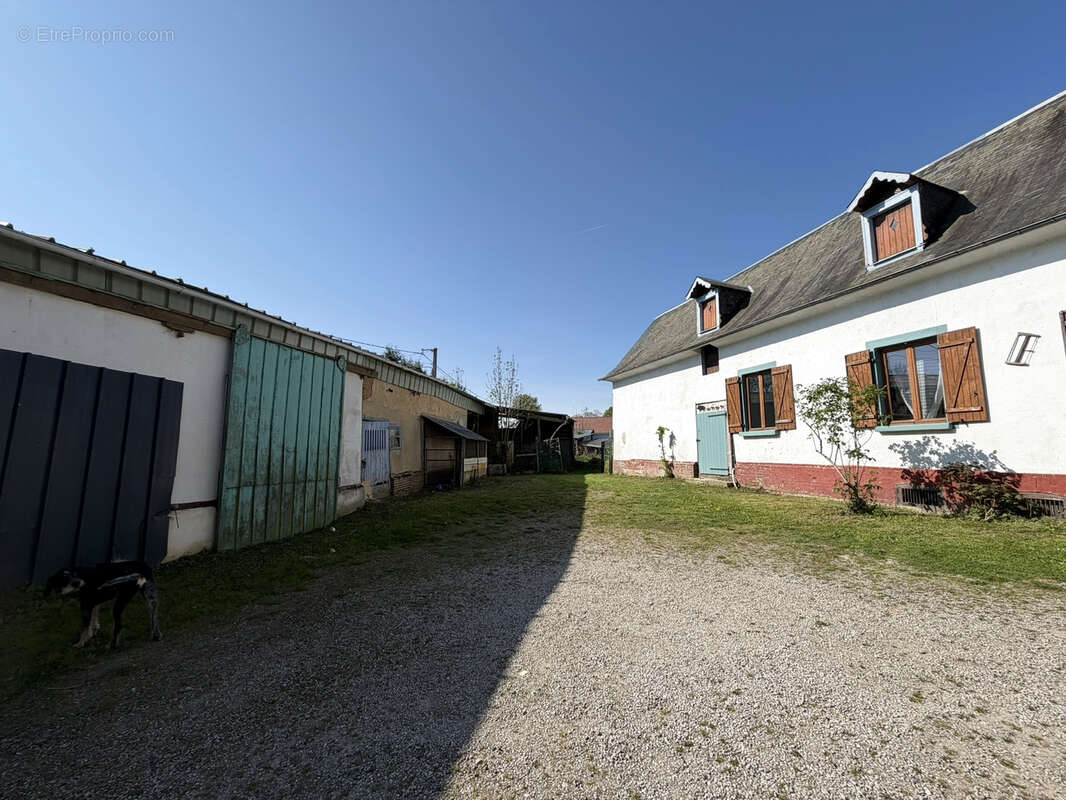 Maison à MOYENNEVILLE