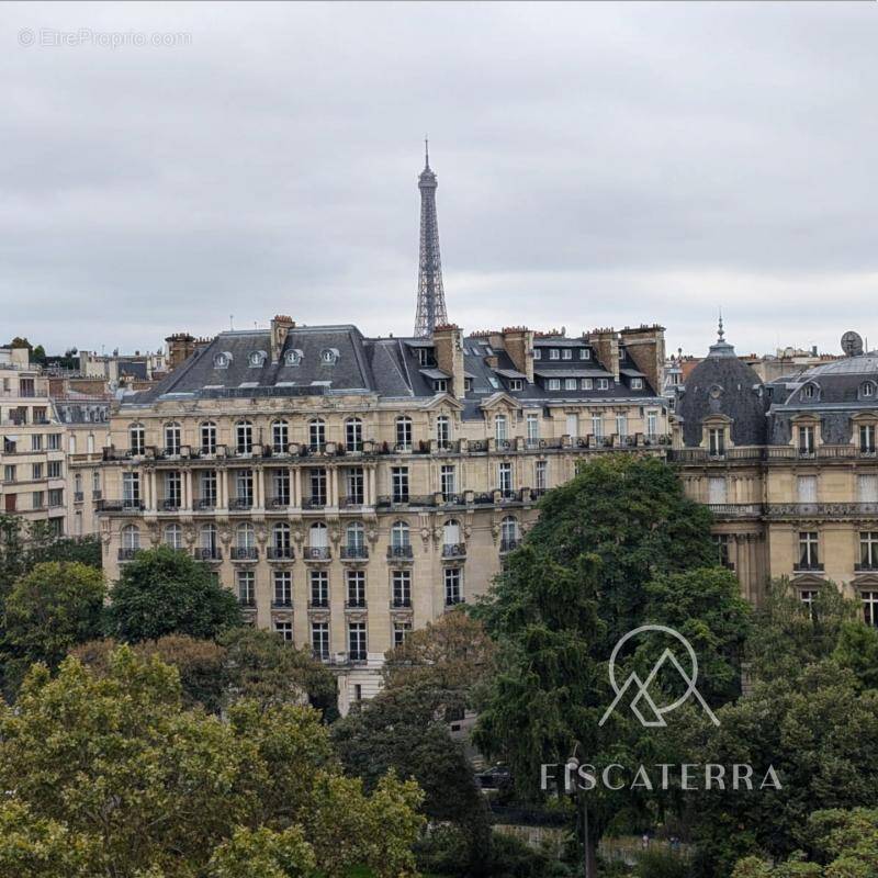 Appartement à PARIS-16E