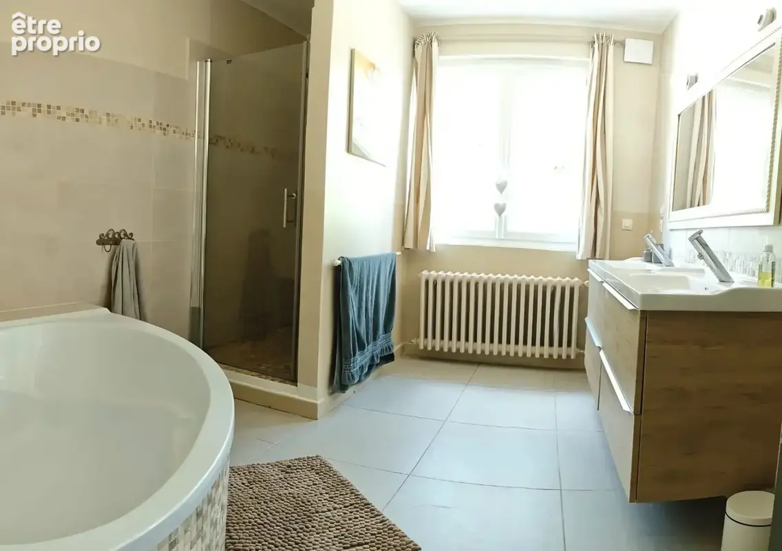 Belle maison familiale avec piscine sur terrain de 1700 m² - photo 13