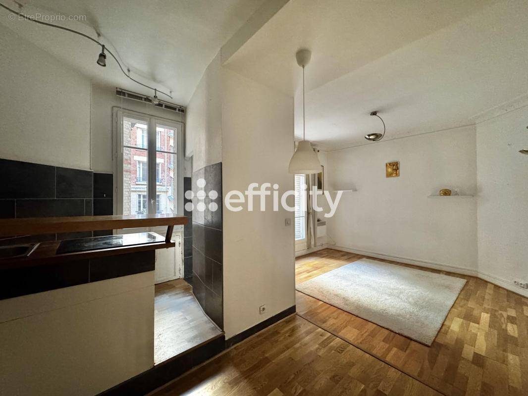 Appartement à PARIS-18E